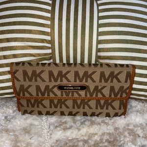 Brand new MK wallet